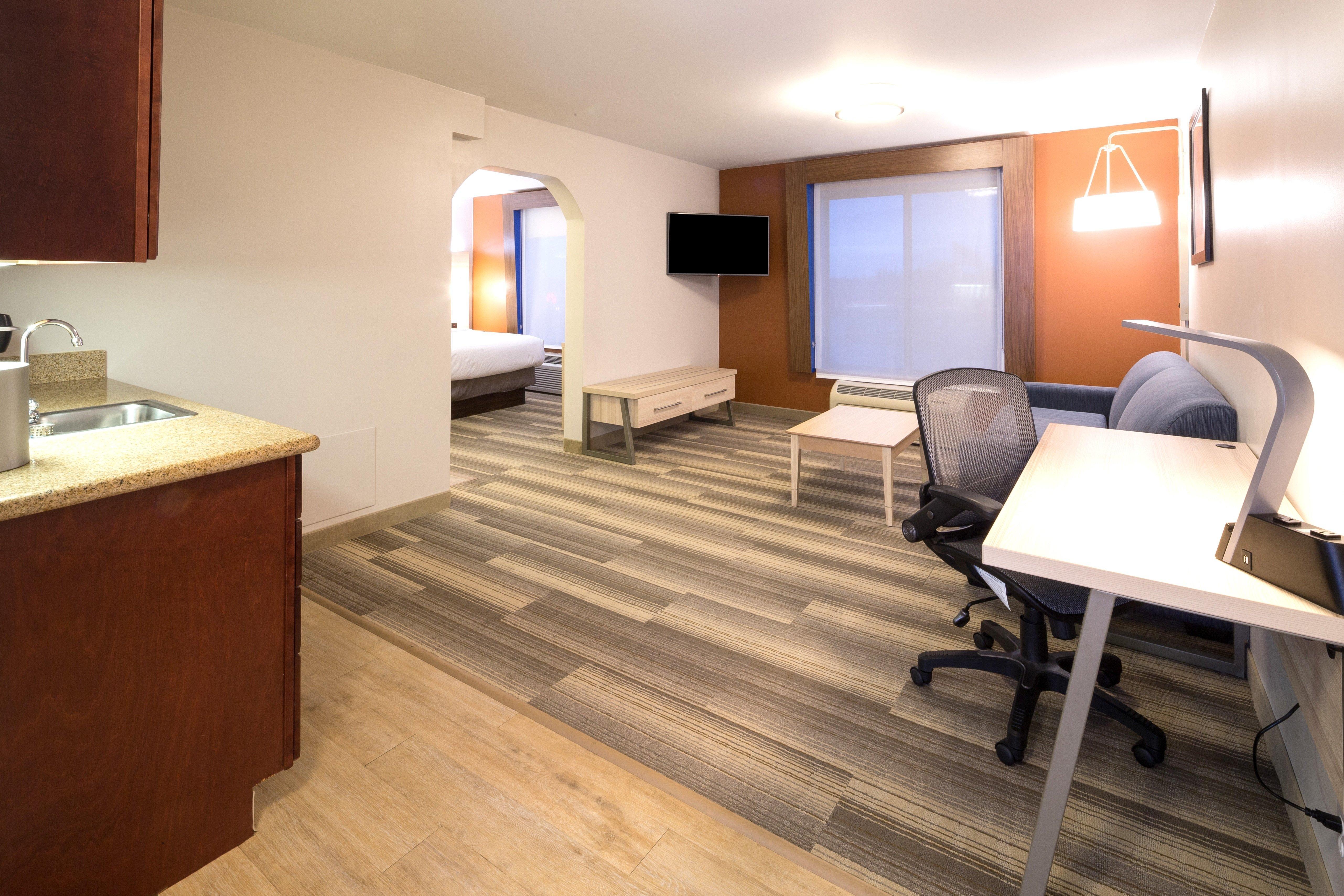 Holiday Inn Express Hotel & Suites Grand Blanc By Ihg Exterior photo