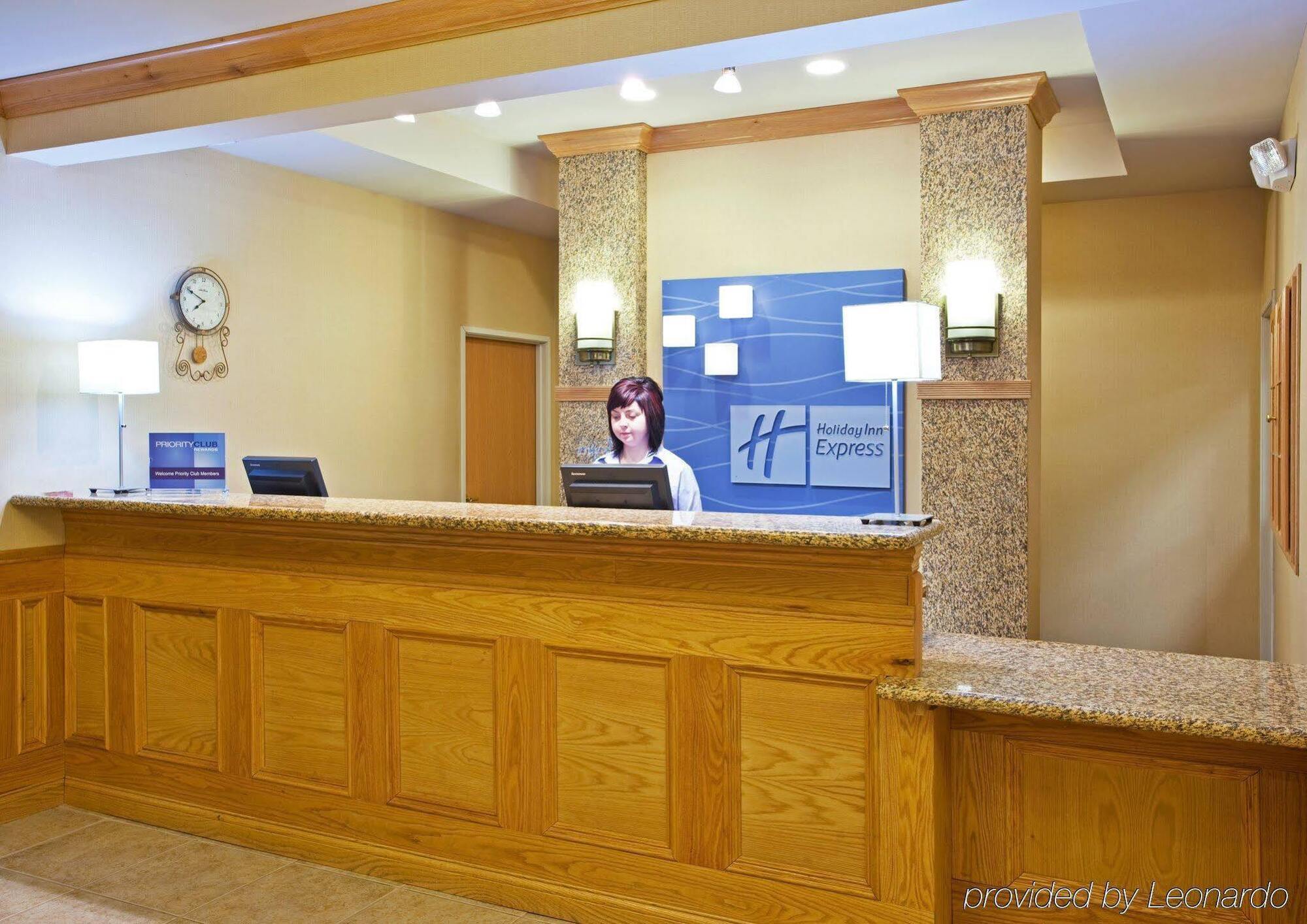 Holiday Inn Express Hotel & Suites Grand Blanc By Ihg Exterior photo